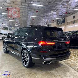 بی ئێم دەبڵیو X7
